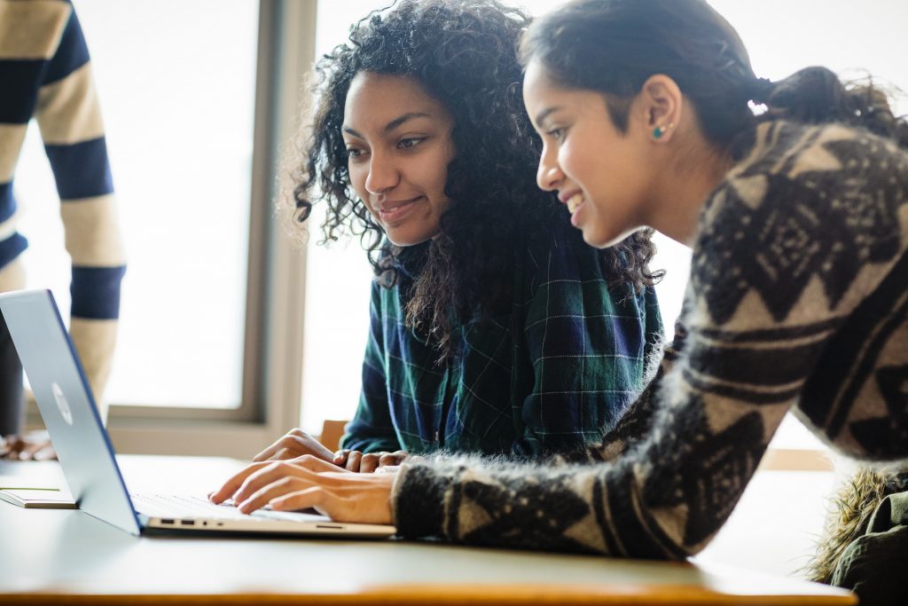 2 girls with laptop